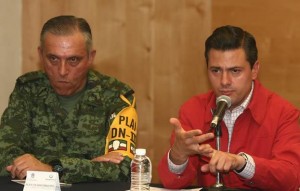 El General Cienfuegos con Enrique Peña Nieto. Foto: ADN Político