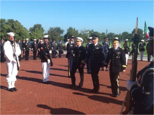 Los titulares de Sedena y Semar son recibidos con honores militares. Foto: Sedena