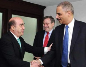 Murillo Karam y Eric Holder. Foto: Especial