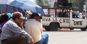 Bloqueo CNTE. Foto: Especial