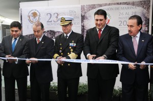 El corte del listón. Foto: Semar