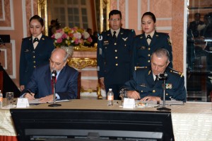 Firma del convenio entre Conacyt y Sedena. Foto: Sedena